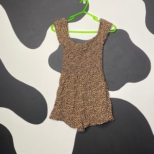 ❤️‍🔥 Forever 21 leopard Romper Sz S 🌸
